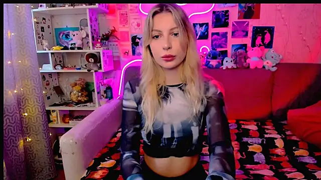 Snapshot of Maria_Hunt chatting on 01-18-25, 03:53 Maria Hunt online show from 01-18-25, 03:53