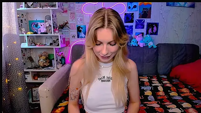 Snapshot of Maria_Hunt chatting on 01-23-25, 07:11 Maria Hunt online show from 01-23-25, 07:11