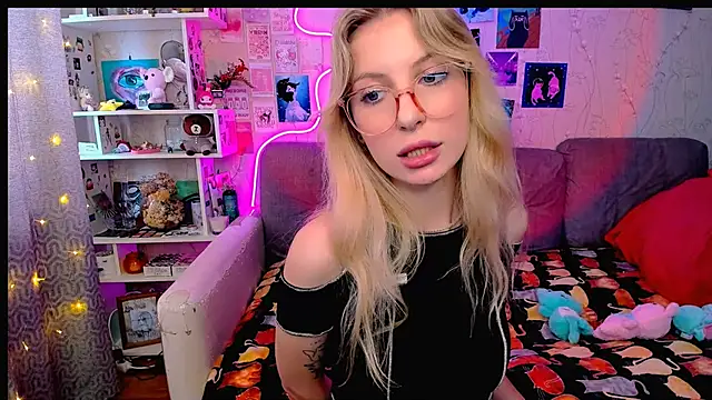 Snapshot of Maria_Hunt chatting on 01-25-25, 07:06 Maria Hunt online show from 01-25-25, 07:06