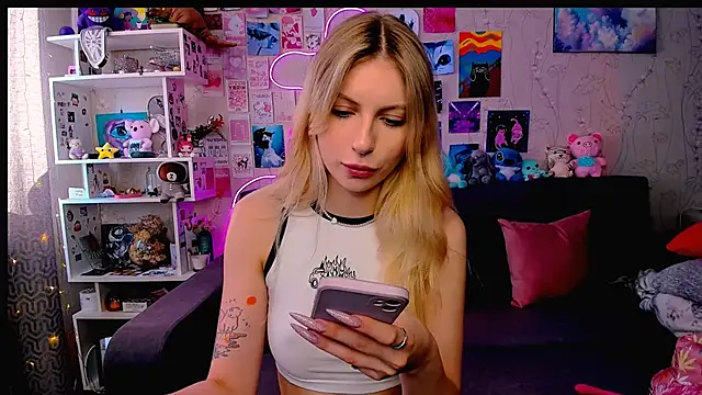 Snapshot of Maria_Hunt chatting on 02-06-25, 06:51 Maria Hunt online show from 02-06-25, 06:51