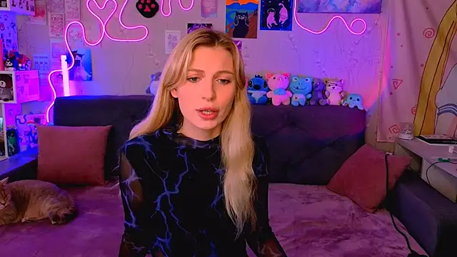 Snapshot of Maria_Hunt chatting on 09-18-25, 04:47 Maria Hunt online show from 09-18-25, 04:47