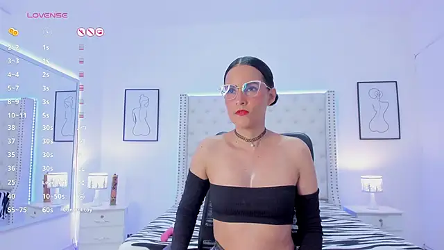 Snapshot of Coco_Balenciaga_ chatting on 01-08-25, 11:54 Coco Balenciaga online show from 01-08-25, 11:54