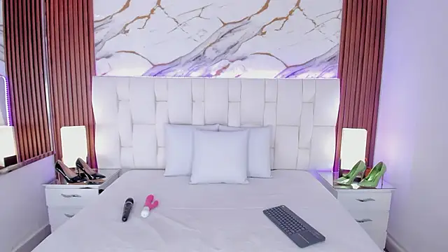 Snapshot of Coco_Balenciaga_ chatting on 02-07-26, 11:58 Coco Balenciaga online show from 02-07-26, 11:58