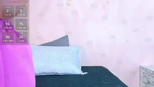 littleebluee online show from 12-14-25, 07:29