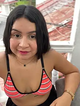 Snapshot of Pretty_Isadora chatting on 01-10-25, 09:42 Pretty Isadora online show from 01-10-25, 09:42