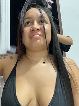 Snapshot of Pretty_Isadora chatting on 01-15-25, 03:11 Pretty Isadora online show from 01-15-25, 03:11