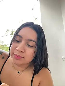 Snapshot of Pretty_Isadora chatting on 01-16-25, 10:44 Pretty Isadora online show from 01-16-25, 10:44