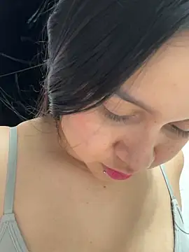 Snapshot of Pretty_Isadora chatting on 01-19-25, 12:38 Pretty Isadora online show from 01-19-25, 12:38