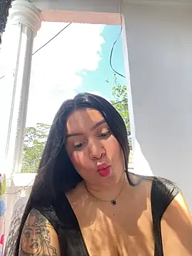 Snapshot of Pretty_Isadora chatting on 01-19-25, 07:04 Pretty Isadora online show from 01-19-25, 07:04