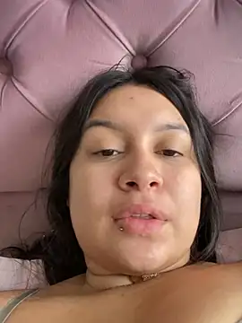 Snapshot of Pretty_Isadora chatting on 01-30-25, 03:40 Pretty Isadora online show from 01-30-25, 03:40