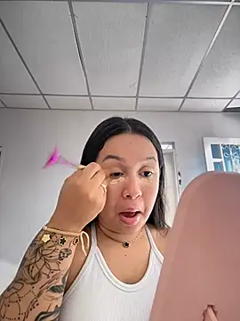 Snapshot of Pretty_Isadora chatting on 02-01-25, 07:02 Pretty Isadora online show from 02-01-25, 07:02