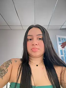 Snapshot of Pretty_Isadora chatting on 02-20-25, 10:26 Pretty Isadora online show from 02-20-25, 10:26