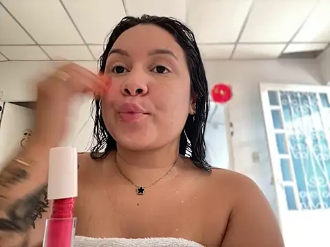 Snapshot of Pretty_Isadora chatting on 03-12-25, 09:03 Pretty Isadora online show from 03-12-25, 09:03