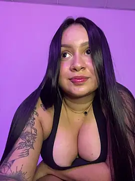 Snapshot of Pretty_Isadora chatting on 03-15-25, 12:04 Pretty Isadora online show from 03-15-25, 12:04