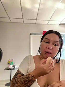 Snapshot of Pretty_Isadora chatting on 03-15-25, 08:10 Pretty Isadora online show from 03-15-25, 08:10