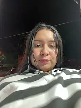 Snapshot of Pretty_Isadora chatting on 03-16-25, 05:36 Pretty Isadora online show from 03-16-25, 05:36