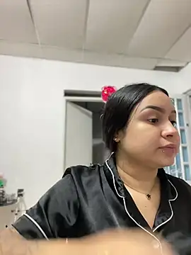 Snapshot of Pretty_Isadora chatting on 03-20-25, 01:24 Pretty Isadora online show from 03-20-25, 01:24