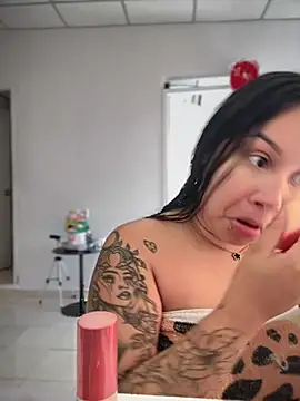 Snapshot of Pretty_Isadora chatting on 03-21-25, 08:50 Pretty Isadora online show from 03-21-25, 08:50