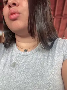 Snapshot of Pretty_Isadora chatting on 10-05-25, 07:01 Pretty Isadora online show from 10-05-25, 07:01