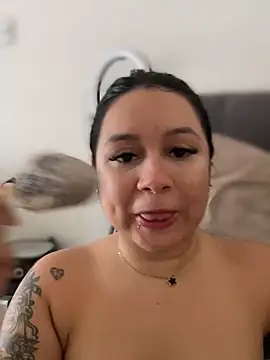 Snapshot of Pretty_Isadora chatting on 10-09-25, 07:56 Pretty Isadora online show from 10-09-25, 07:56