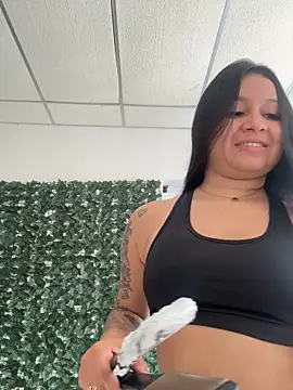 Snapshot of Pretty_Isadora chatting on 10-30-25, 07:25 Pretty Isadora online show from 10-30-25, 07:25