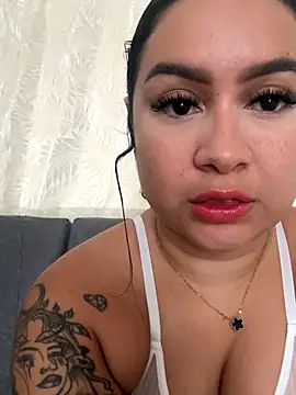 Snapshot of Pretty_Isadora chatting on 11-13-25, 09:03 Pretty Isadora online show from 11-13-25, 09:03