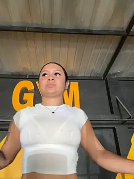 Snapshot of Pretty_Isadora chatting on 11-14-25, 05:55 Pretty Isadora online show from 11-14-25, 05:55