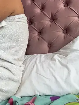 Snapshot of Pretty_Isadora chatting on 11-28-25, 07:05 Pretty Isadora online show from 11-28-25, 07:05