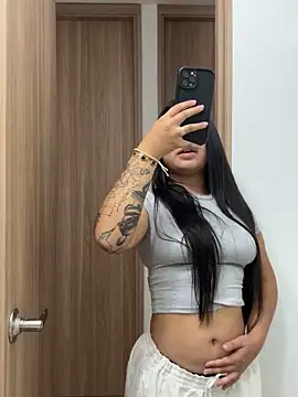 Snapshot of Pretty_Isadora chatting on 12-02-25, 08:26 Pretty Isadora online show from 12-02-25, 08:26