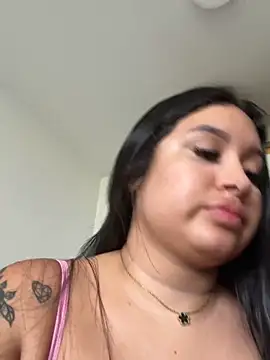 Snapshot of Pretty_Isadora chatting on 12-13-25, 07:53 Pretty Isadora online show from 12-13-25, 07:53