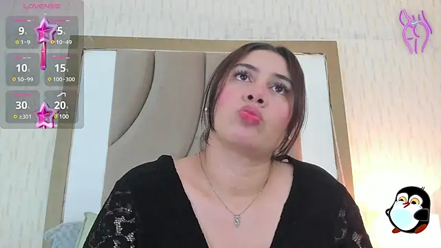 Snapshot of ThyaraJhons chatting on 02-08-25, 12:06 ThyaraJhons online show from 02-08-25, 12:06