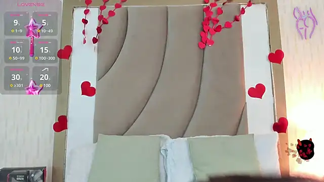 Snapshot of ThyaraJhons chatting on 02-20-25, 12:15 ThyaraJhons online show from 02-20-25, 12:15