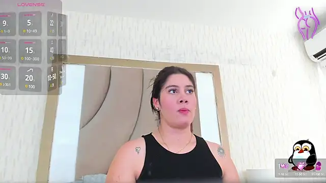 Snapshot of ThyaraJhons chatting on 03-22-25, 12:04 ThyaraJhons online show from 03-22-25, 12:04