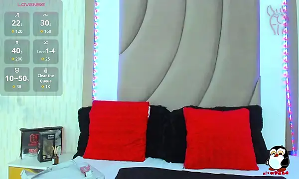 Snapshot of ThyaraJhons chatting on 09-19-25, 12:06 ThyaraJhons online show from 09-19-25, 12:06