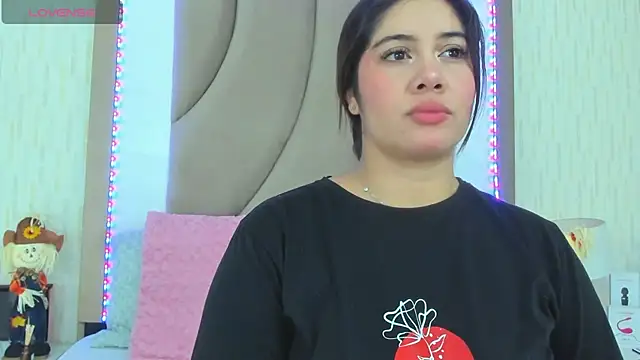 Snapshot of ThyaraJhons chatting on 10-22-25, 12:16 ThyaraJhons online show from 10-22-25, 12:16