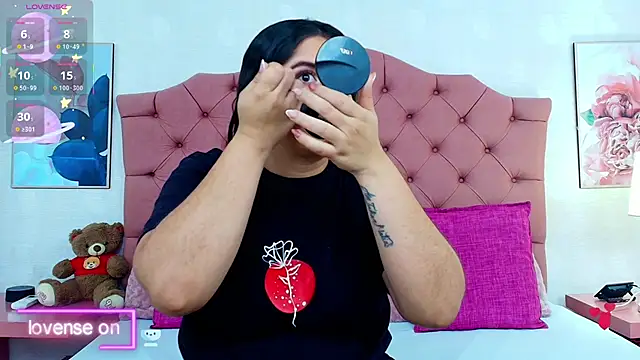 Snapshot of ThyaraJhons chatting on 11-28-25, 12:08 ThyaraJhons online show from 11-28-25, 12:08