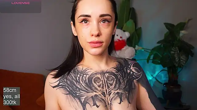 Snapshot of EvaCanton chatting on 02-02-26, 02:21 EvaCanton online show from 02-02-26, 02:21