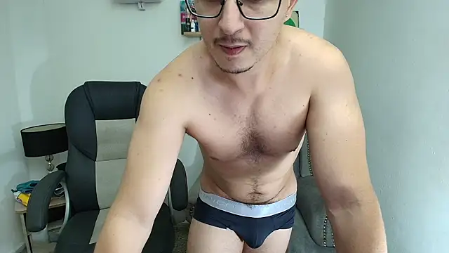 Snapshot of jacob_strokes01 chatting on 12-15-25, 06:01 jacob strokes01 online show from 12-15-25, 06:01