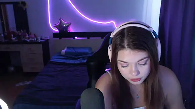 helengilmor online show from 09-30-25, 06:51