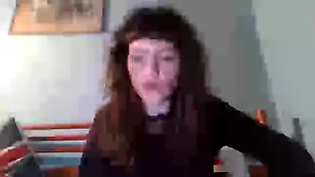 Snapshot of OniricFemme chatting on 02-22-25, 03:45 OniricFemme online show from 02-22-25, 03:45