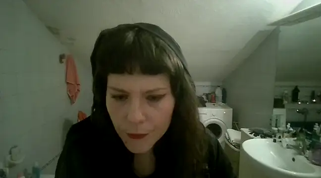 Snapshot of OniricFemme chatting on 03-01-25, 03:21 OniricFemme online show from 03-01-25, 03:21