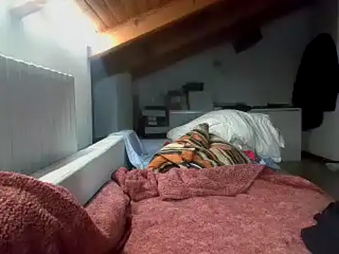 Snapshot of OniricFemme chatting on 03-01-25, 06:00 OniricFemme online show from 03-01-25, 06:00