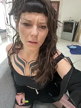 Snapshot of OniricFemme chatting on 11-01-25, 09:22 OniricFemme online show from 11-01-25, 09:22