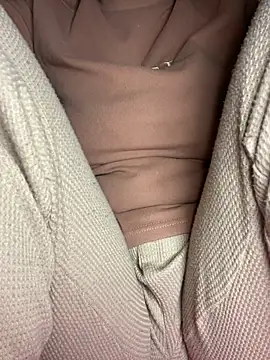 Milk Mom99 online show from 12-28-24, 06:28