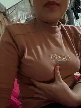 Milk Mom99 online show from 01-10-25, 03:50