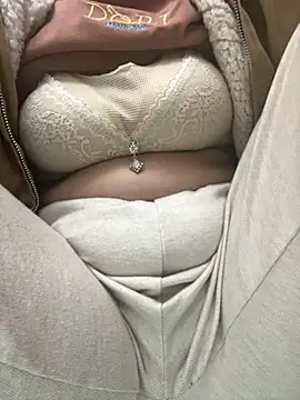 Milk Mom99 online show from 11-04-25, 08:13