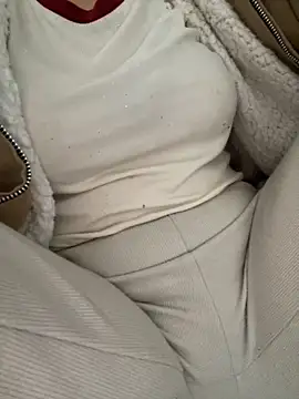 Milk Mom99 online show from 11-13-25, 02:32