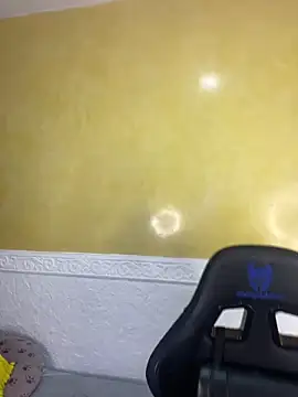 Snapshot of Lau_Beauty chatting on 02-04-25, 05:31 Lau Beauty online show from 02-04-25, 05:31