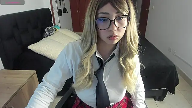 Fiore Sanz  online show from 03-11-25, 01:37