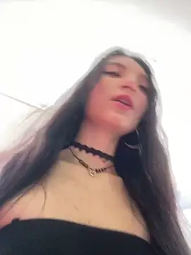 Snapshot of loly-yandere chatting on 12-17-24, 08:21 loly-yandere online show from 12-17-24, 08:21